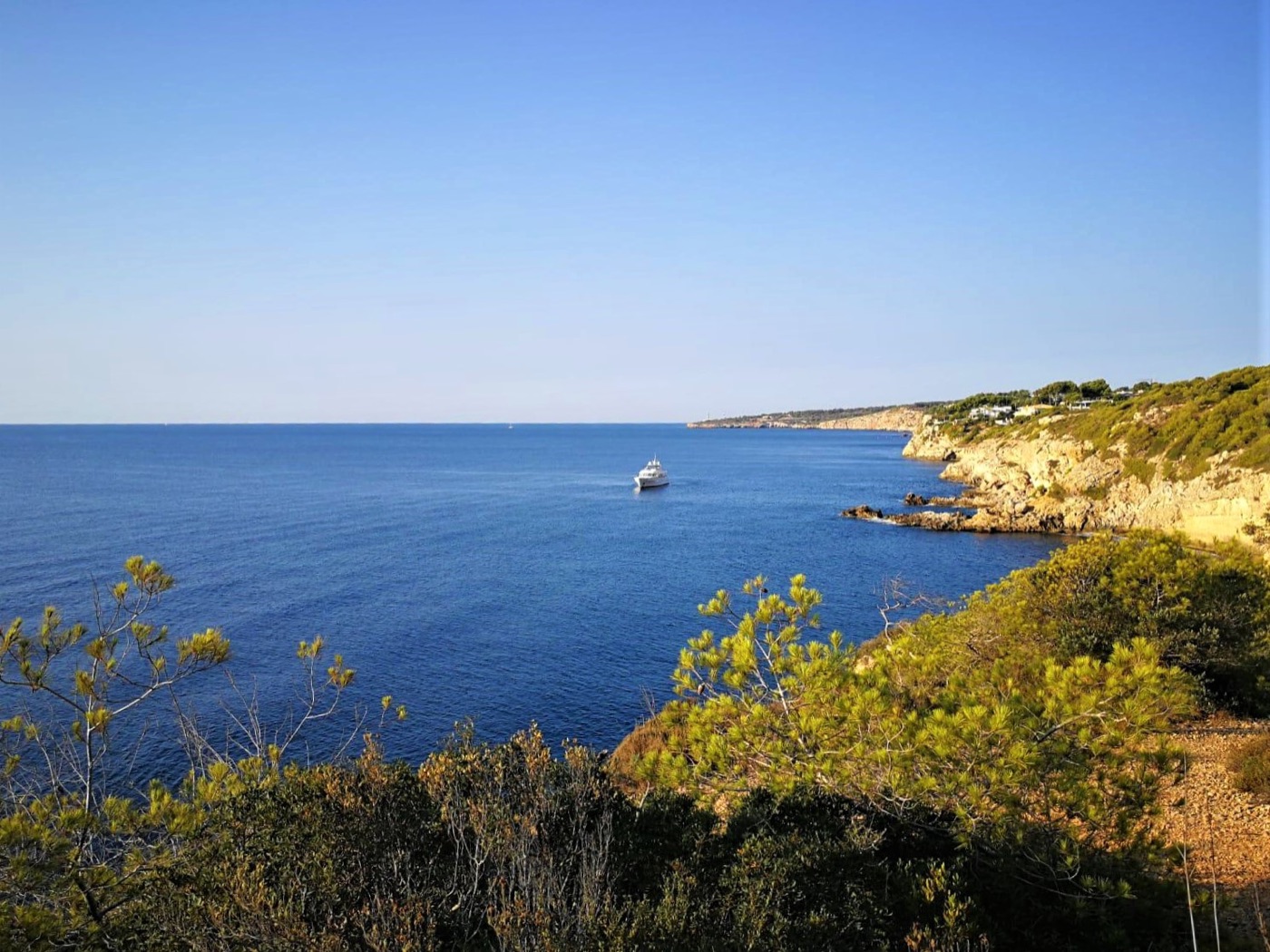 Dunkle Wolken über dem Meer bei Mallorca