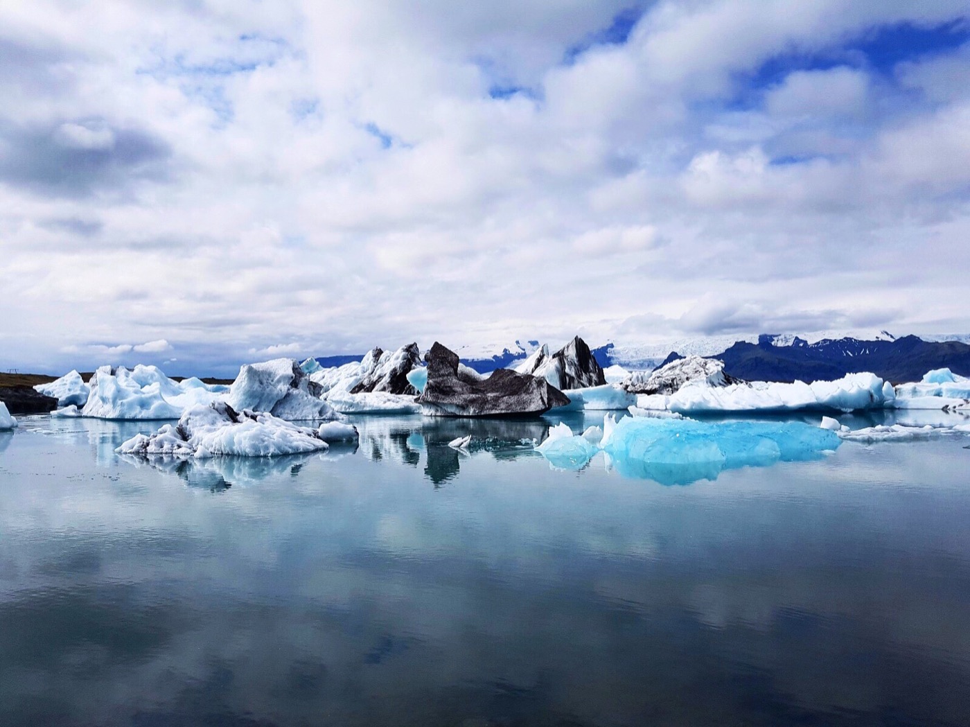 Eisberge in einer Gletscherlagune
