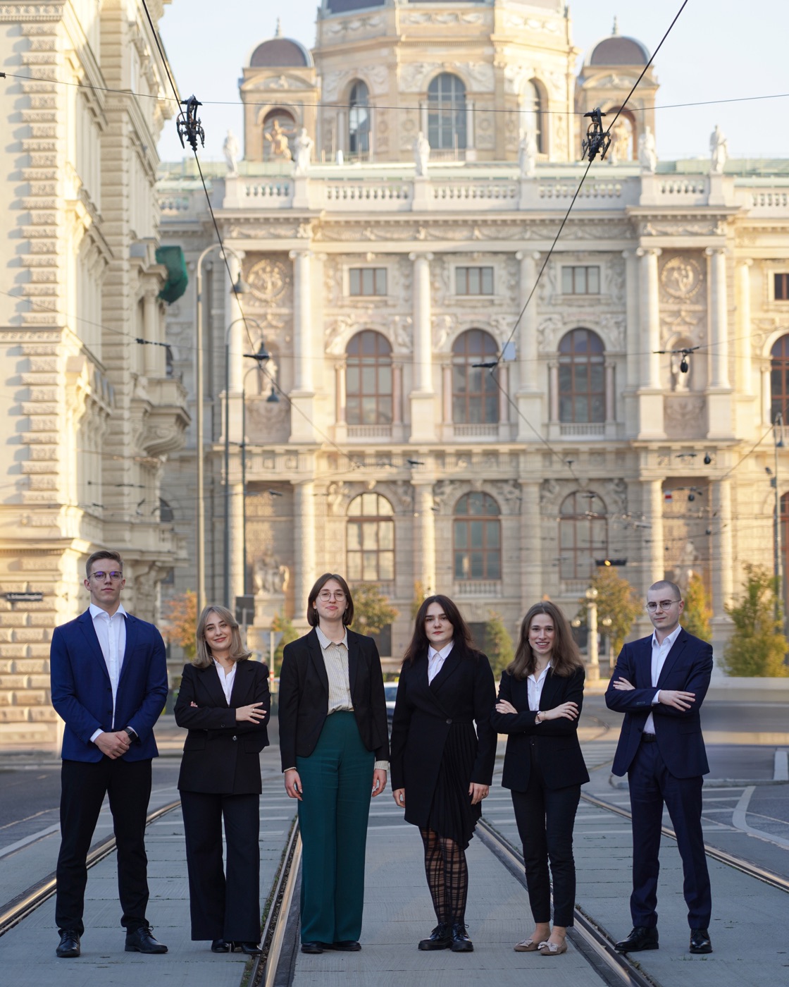 Gruppenporträt bei Sonnenuntergang in Wien